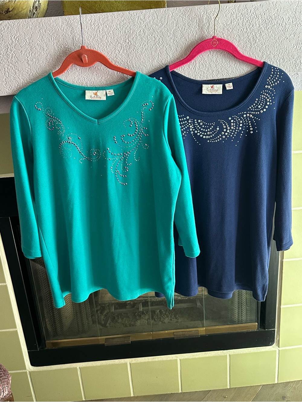 Quacker Factory Teal & Navy Three Quarter Sleeve Embellished Tops (Medium)💙🩵